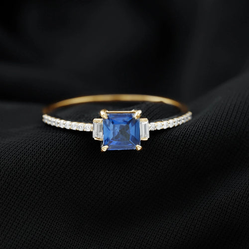 14K Yellow Gold Princess Cut Blue Sapphire Ring with Diamond Side Stones N864565