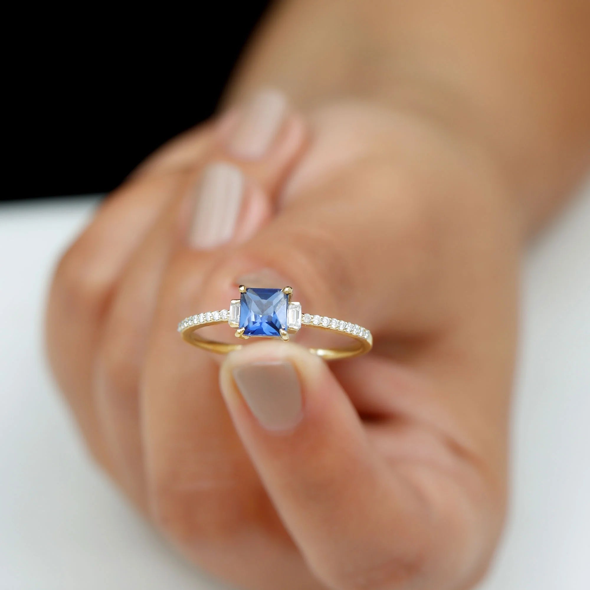 14K Yellow Gold Princess Cut Blue Sapphire Ring with Diamond Side Stones N864565