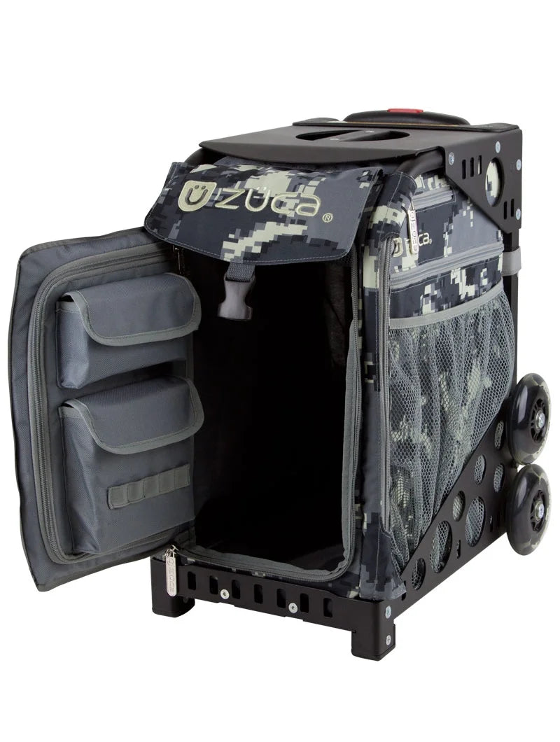 18" Sport Bag with Non-Flashing Wheels and Black/Pink Seat Cover D214019