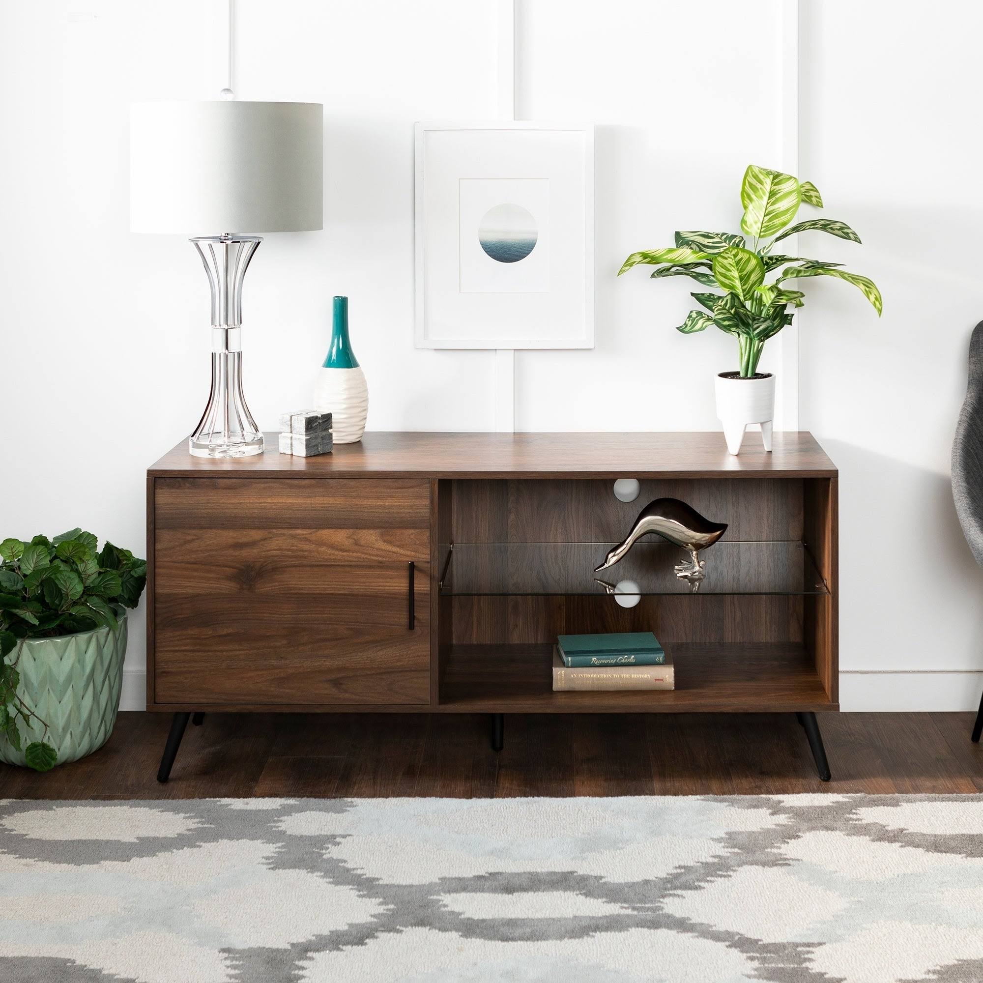 Mid-Century TV Console in English Oak P5526