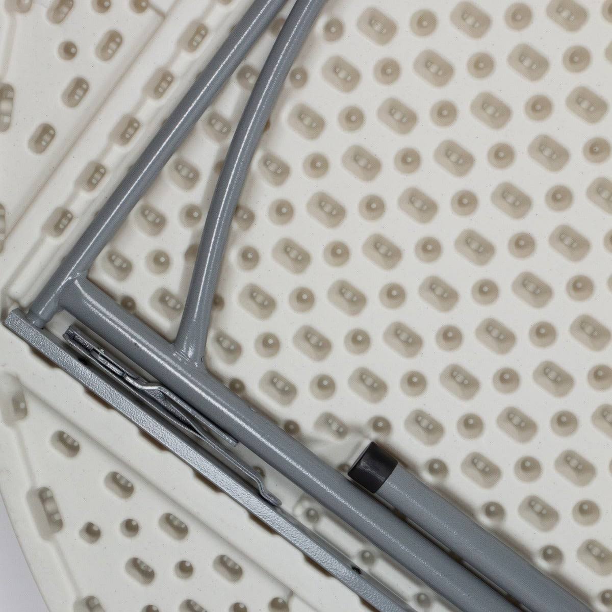 60 Round Plastic Folding Table I64126