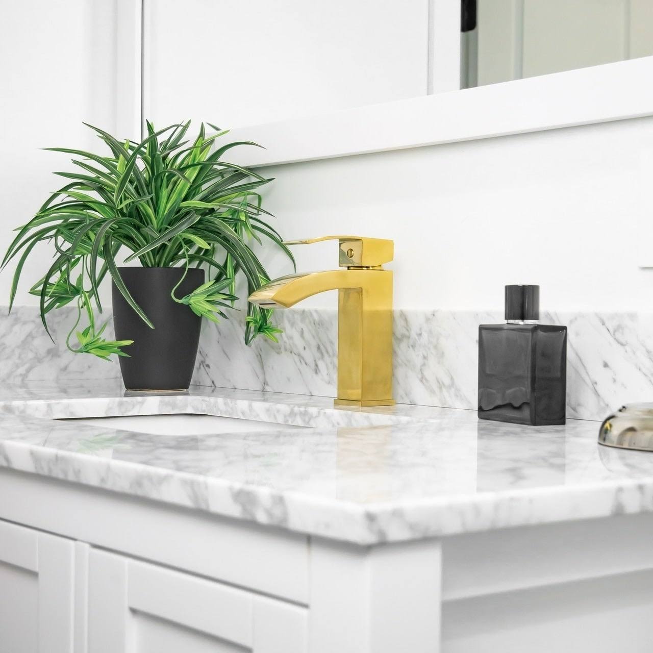 Brushed Gold Single Hole Bathroom Faucet Q192