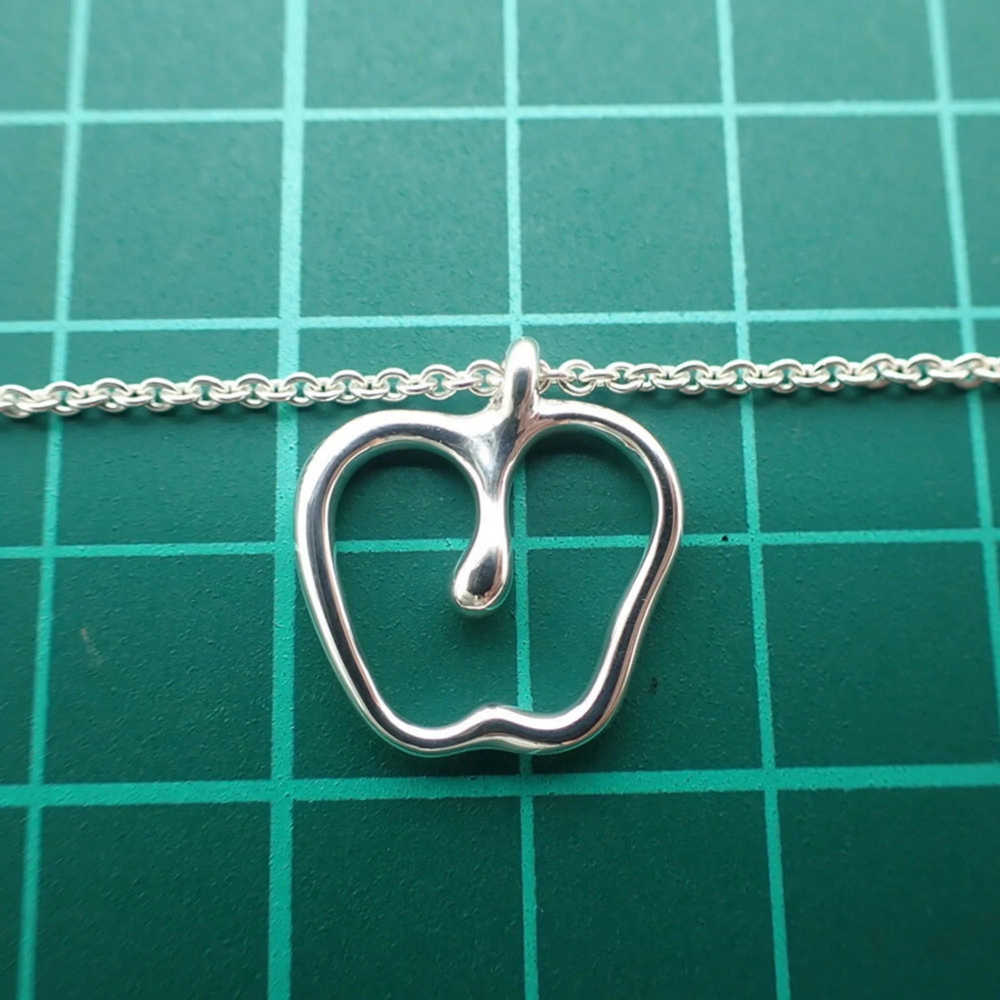925 Apple Pendant Necklace W20043