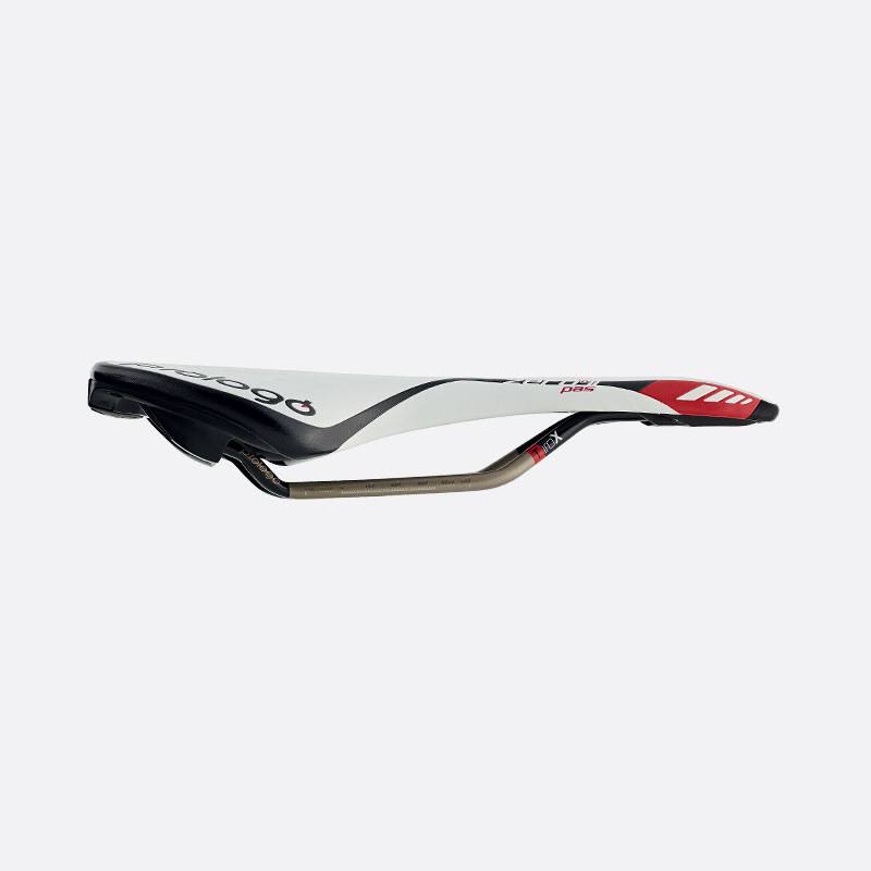 Hard Black Saddle G5342