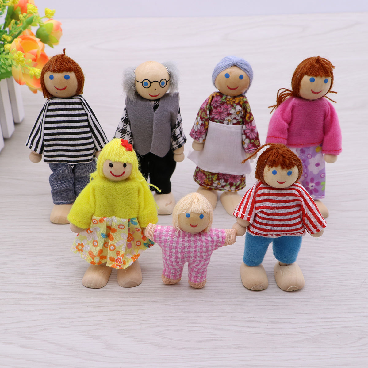 7pcs Wooden Dolls Pretend Play Set Q919282